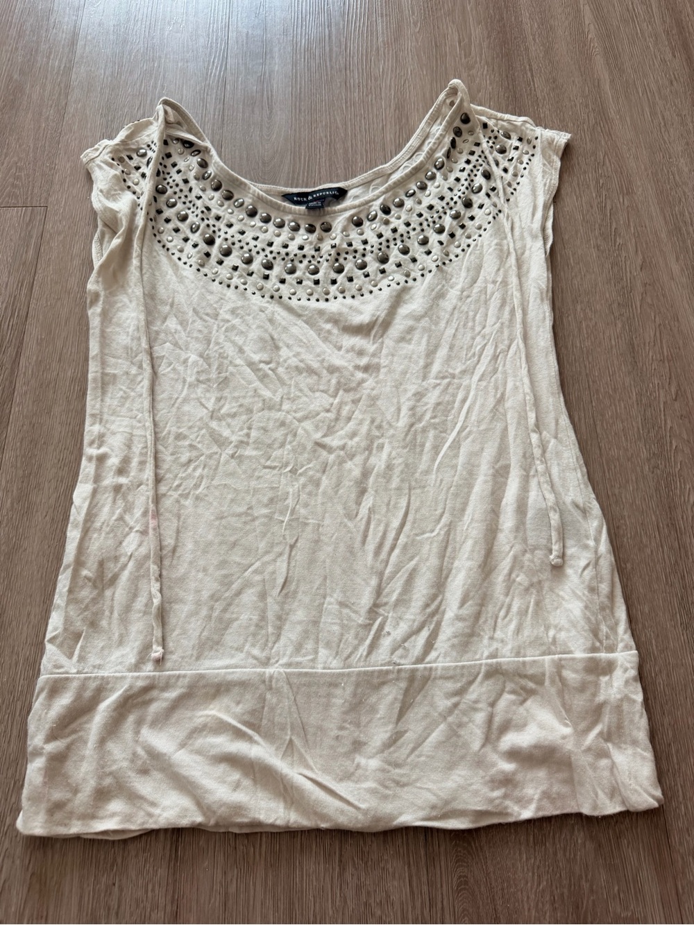 Rock & Republic Cream Studded Scoop Neck Tank